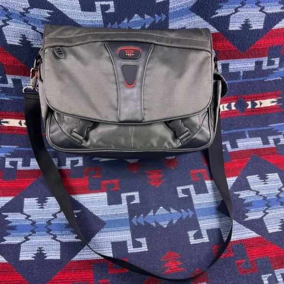 Tumi computer bag - Picture 3 of 4